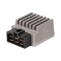 Relai et régulateur de tension